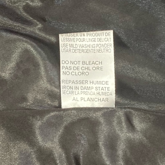 Forla Paris trendy, elastic drawstring‎ waist top. Size Medium - Picture 8 of 8